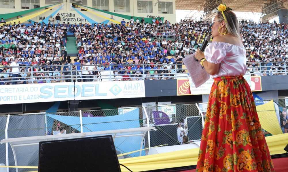 estudantes-lotam-estadio-em-macapa-para-reforco-as-vesperas-do-enem