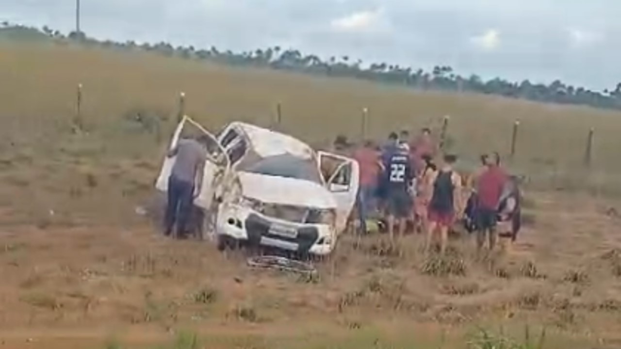 cinco-ficam-feridos-apos-motorista-perder-controle-e-caminhonete-cair-em-ribanceira-na-rr-205-–-roraima-1