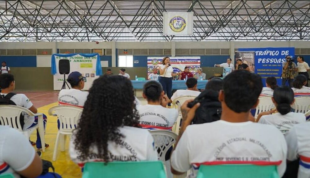 “educar-e-prevenir”-projeto-da-ale-rr-promove-treinamento-sobre-perigos-do-trafico-de-pessoas-em-colegio-do-bairro-silvio-botelho-|-ale-rr-|-assembleia-legislativa-de-roraima