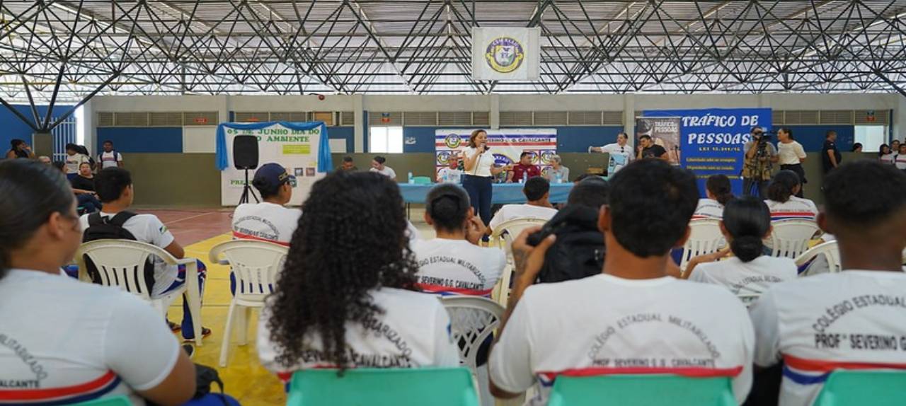 “educar-e-prevenir”-projeto-da-ale-rr-promove-treinamento-sobre-perigos-do-trafico-de-pessoas-em-colegio-do-bairro-silvio-botelho-|-ale-rr-|-assembleia-legislativa-de-roraima