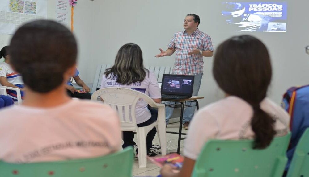 ‘educar-e-prevenir’-projeto-da-ale-rr-orienta-e-leva-informacoes-sobre-combate-ao-trafico-humano-para-alunos-do-ensino-medio-|-ale-rr-|-assembleia-legislativa-de-roraima