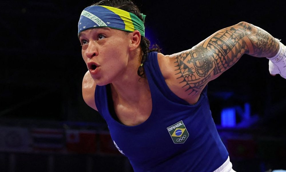 bia-ferreira-vence-mais-uma-e-garante-ao-menos-o-bronze-em-paris