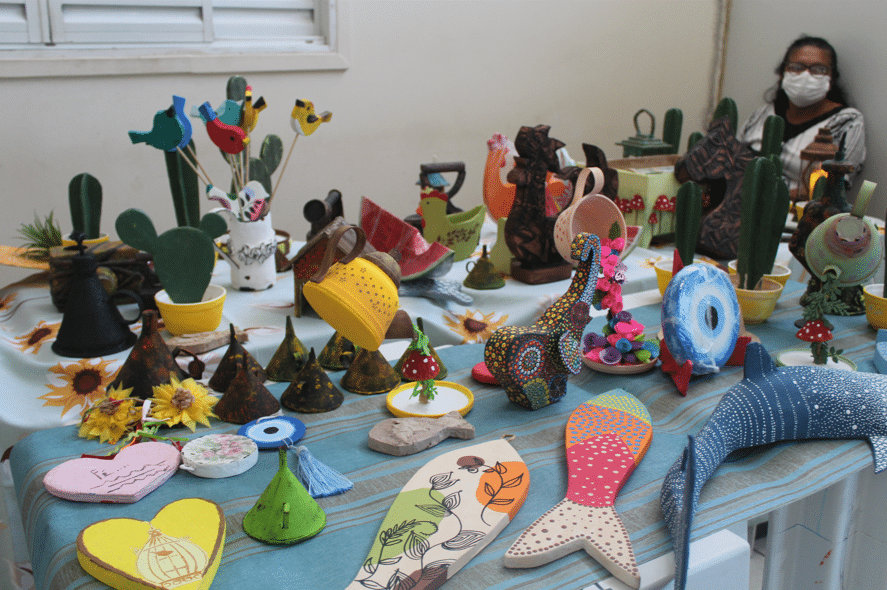 pacientes-do-caps-iii-promovem-exposicao-de-arte-com-materiais-reciclaveis-–-governo-de-roraima