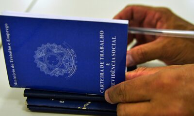 numero-de-pessoas-que-buscam-emprego-ha-mais-de-dois-anos-recua-17,3%