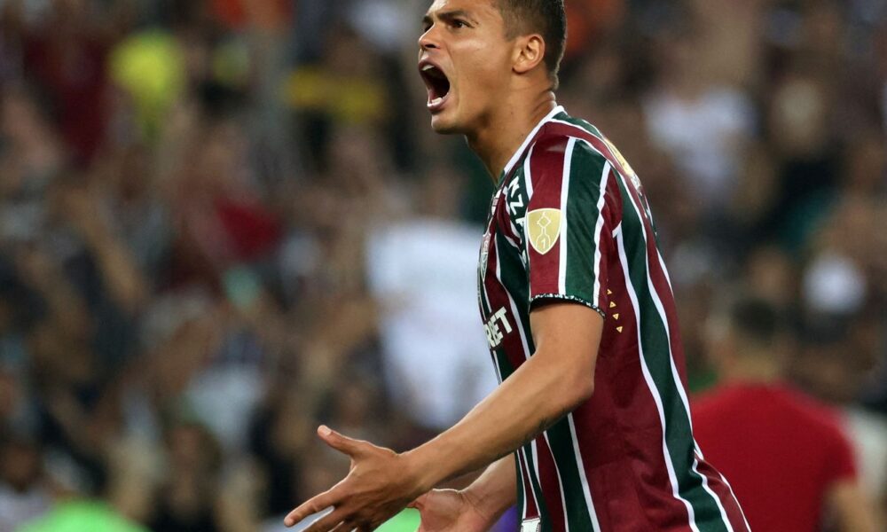 flu-supera-gremio-no-maracana-para-avancar-na-libertadores