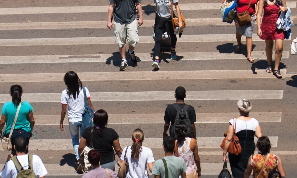 expectativa-de-vida-no-brasil-em-2023-era-de-76,4-anos,-diz-ibge