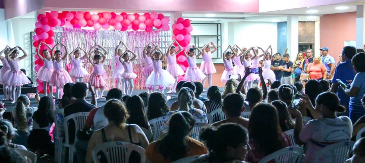 graca-e-emocao-alunas-do-ccjuv-comovem-plateia-em-apresentacao-no-polo-senador-helio-campos-|-ale-rr-|-assembleia-legislativa-de-roraima