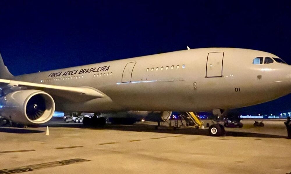 quarto-voo-da-fab-com-211-repatriados-do-libano-chega-a-sao-paulo