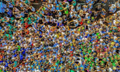 fieis-lotam-ruas-de-belem-para-acompanhar-procissao-do-cirio de-nazare