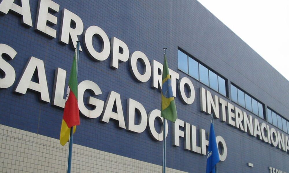 apos-enchentes,-aeroporto-salgado-filho-reabre-nesta-segunda-no-rs