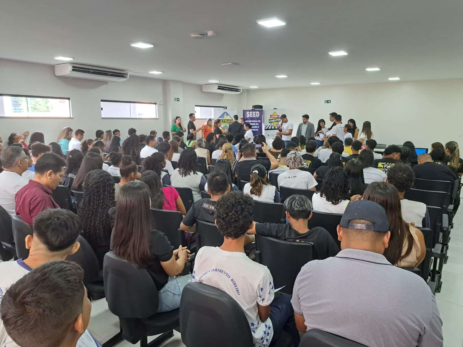 alunos-recebem-certificados-de-conclusao-de-aulas-teoricas-–-governo-de-roraima