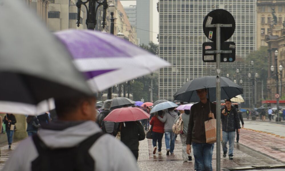 domingo-de-enem-tem-previsao-de-chuva-em-varias-partes-do-pais 