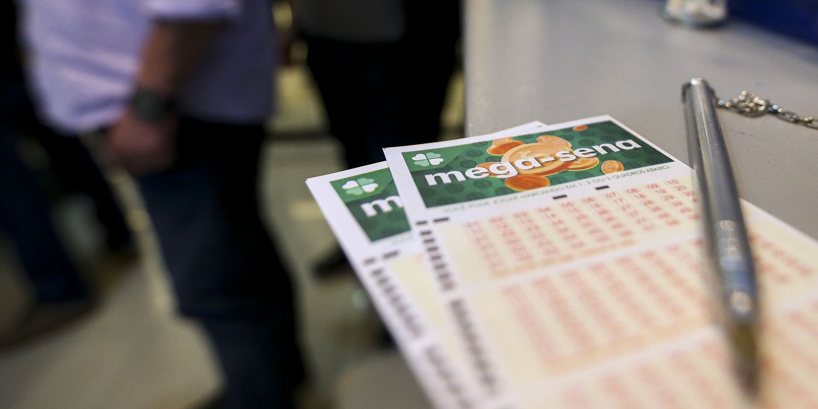 mega-sena-acumula-novamente-e-premio-vai-a-r$-140-milhoes