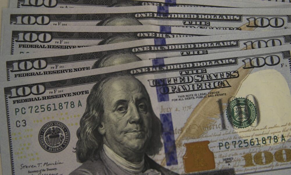 dolar-fecha-a-r$-6,09-apos-bater-em-r$-6,20-durante-a-tarde