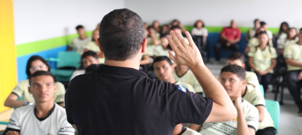 quatro-mil-reais-ale-rr-aprova-abono-salarial-que-vai-beneficiar-mais-de-9-mil-profissionais-da-educacao-|-ale-rr-|-assembleia-legislativa-de-roraima