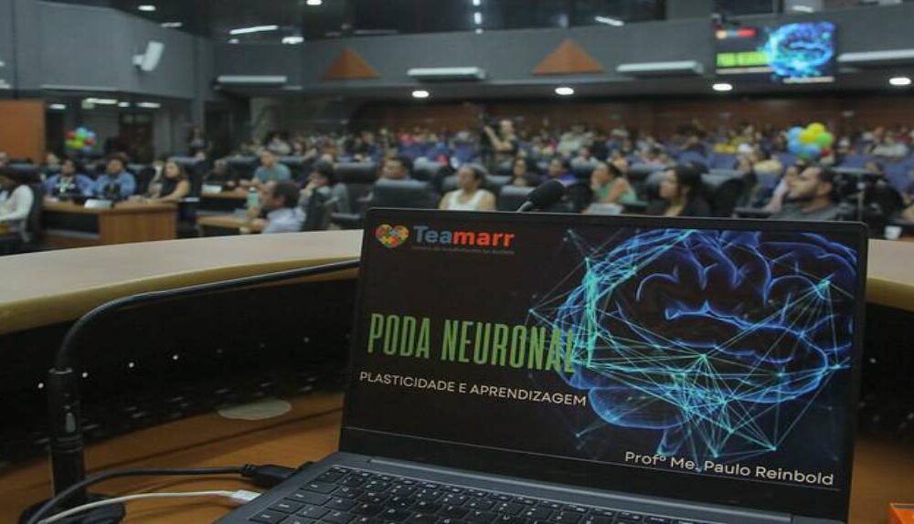 familiares-e-profissionais-mais-de-300-pessoas-participam-de-capacitacao-sobre-autismo-na-ale-rr-|-ale-rr-|-assembleia-legislativa-de-roraima