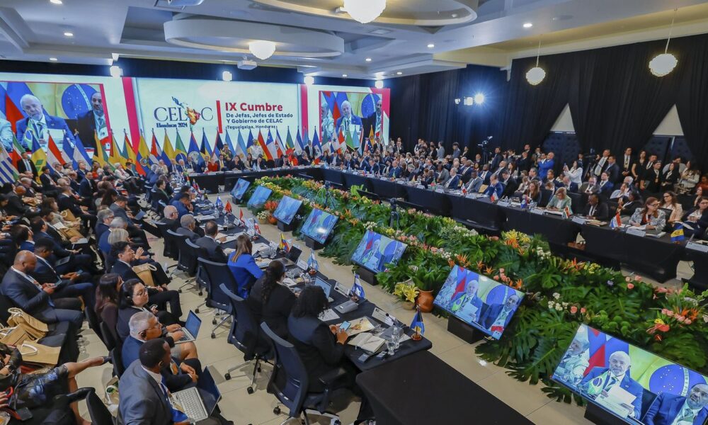 sem-consenso,-declaracao-da-celac-critica-sancoes-e-guerra-comercial