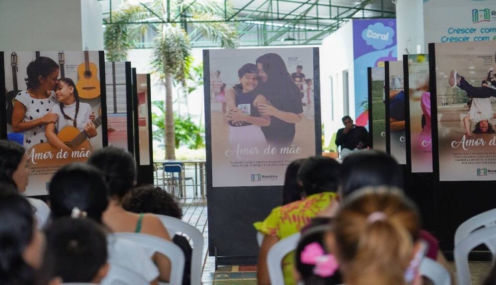 ‘amor-de-mae’-‘e-gratificante.-com-atividades,-eles-melhoraram-desempenho-na-escola-e-em-casa’,-celebra-mae-de-alunos-do-ccjuv-homenageada-em-mostra-fotografica-|-ale-rr-|-assembleia-legislativa-de-roraima