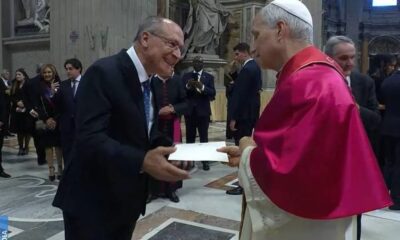 alckmin-entrega-ao-papa-convite-para-visitar-o-brasil-durante-a-cop30